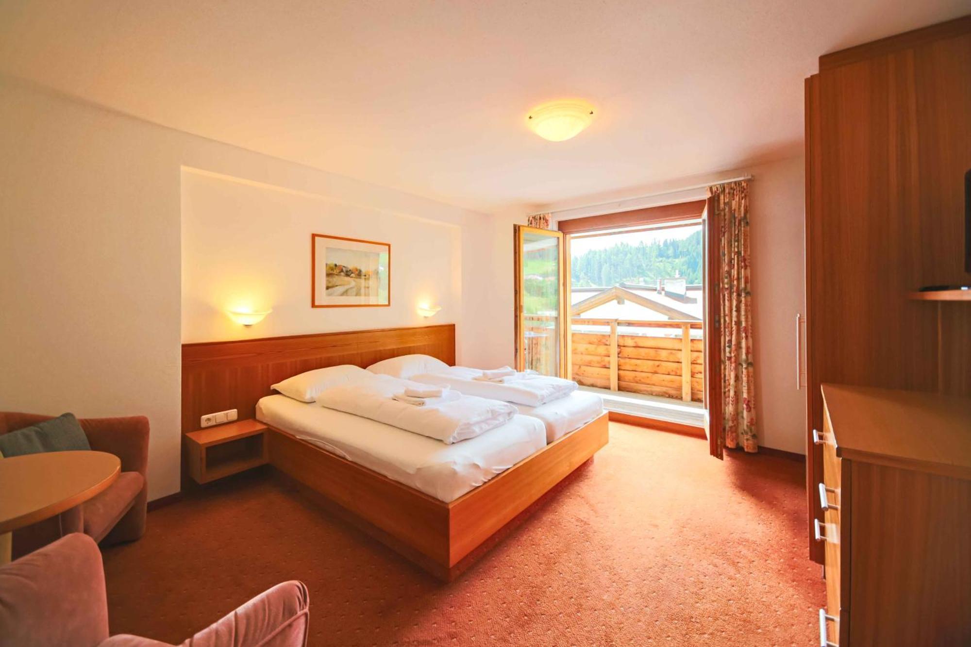 Hotel Tirolerhof Serfaus Pokoj fotografie